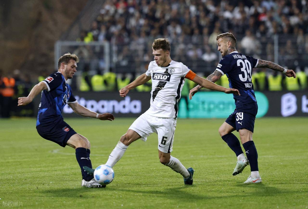 德甲今晚再迎强敌；阿贾克斯伤情更新；主帅态度——令人意外；球队文化被再次提及的简单介绍