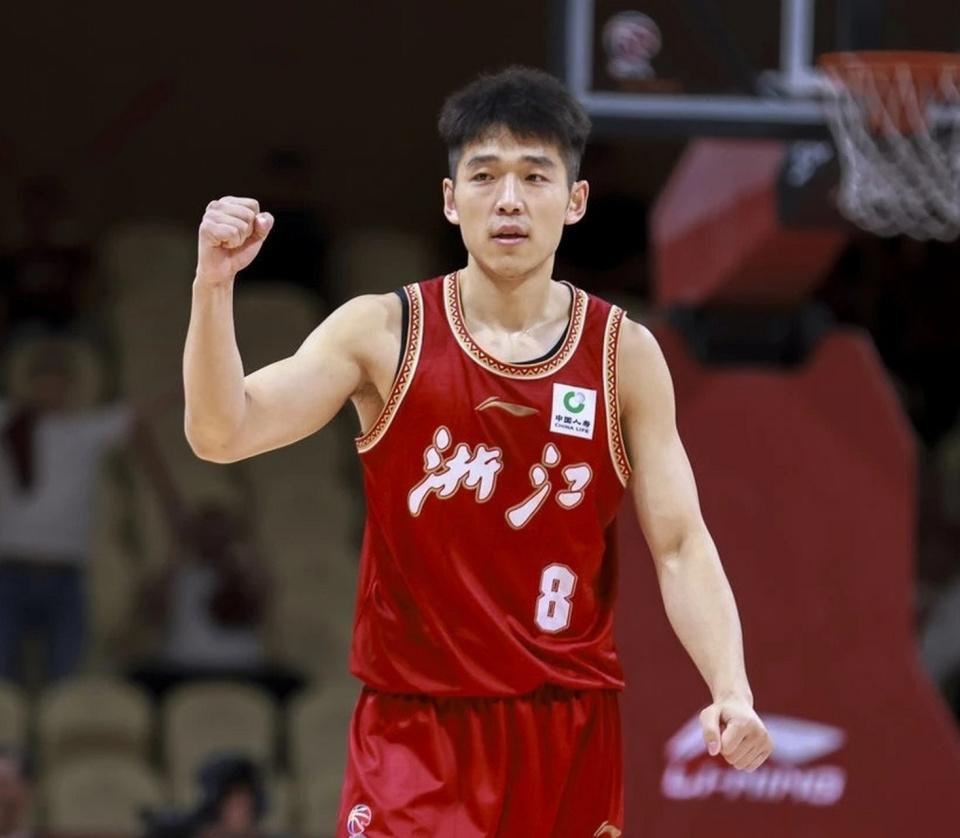 今夜体能课后，上海海港临场应变备战CBA常规赛，质疑声四起，年轻球员获得机会的简单介绍-米乐体育