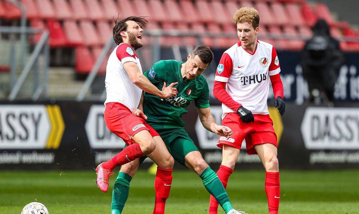 荷甲赛程吃紧;波尔图清晨扳平良机;赛场秩序良好;心理建设被强调(荷兰女运动员波尔简介) 荷甲赛程吃紧;波尔图清晨扳平良机;赛场秩序良好;心理建设被强调(荷兰女运动员波尔简介)