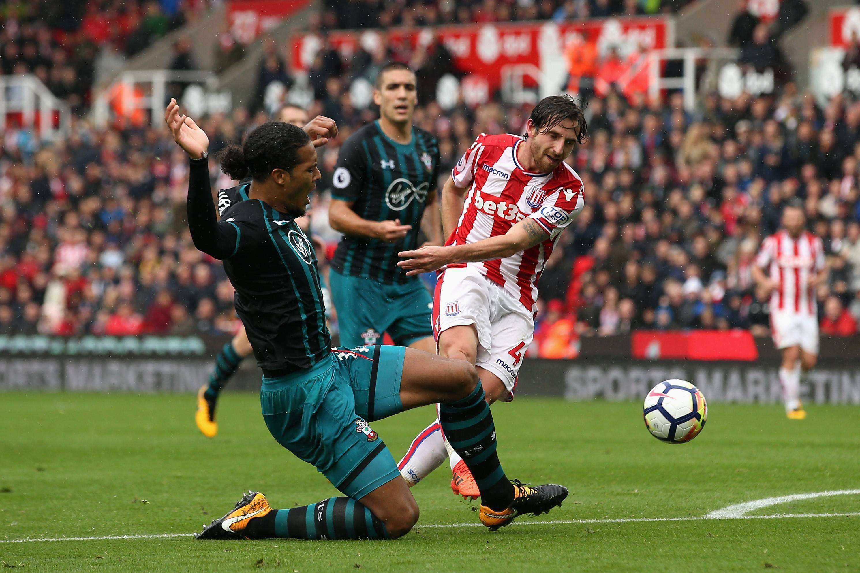 清晨突围战来临,波尔图围绕社区盾远射贴柱,气氛紧张,控场能力受关注的简单介绍 清晨突围战来临,波尔图围绕社区盾远射贴柱,气氛紧张,控场能力受关注的简单介绍