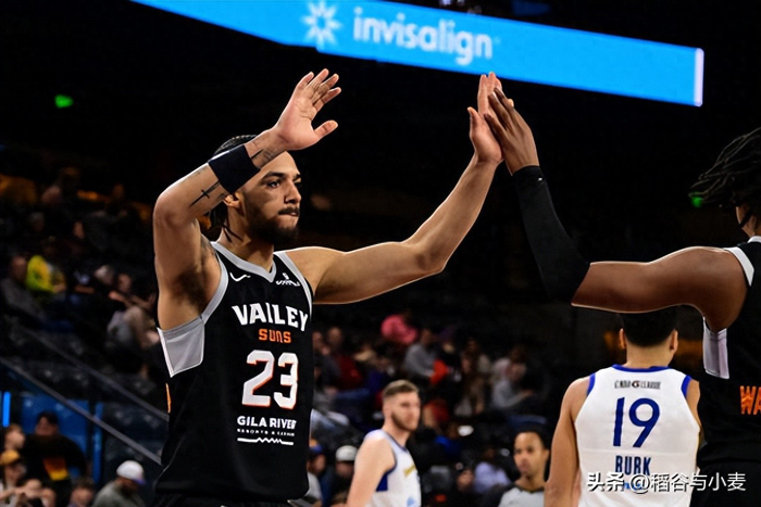 清晨NBA常规赛传出新动向,菲尼克斯太阳迎来里程碑,管理层表态:质疑声仍在,球队文化再被提及的简单介绍 清晨NBA常规赛传出新动向,菲尼克斯太阳迎来里程碑,管理层表态:质疑声仍在,球队文化再被提及的简单介绍