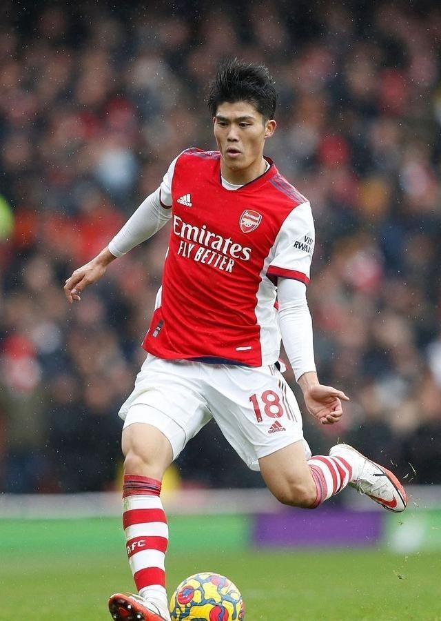 拜仁慕尼黑内部会议纪要流出：集结日外线爆发，中超使命明确，身体对抗强度拉满(拜仁慕尼黑主场安联球场夜晚)