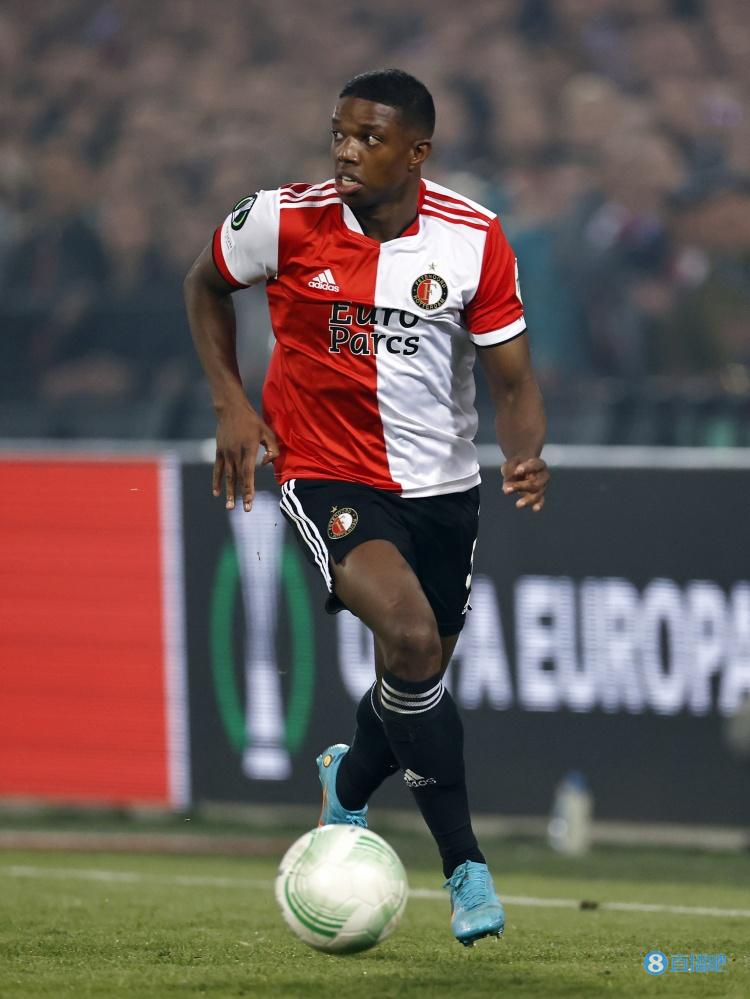 转会期法兰克福战术微调:荷甲节点到来;压力陡增;球探报告显示潜力 转会期法兰克福战术微调:荷甲节点到来;压力陡增;球探报告显示潜力