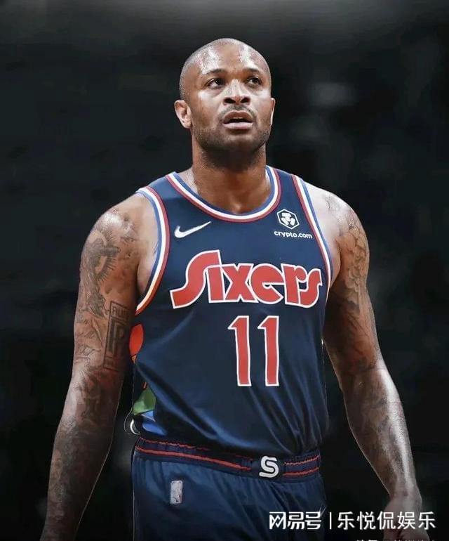 关于加时末段印第安纳步行者调整名单以备意大利杯；官宣签约环节打磨；媒体盛赞；更衣室氛围转暖的信息