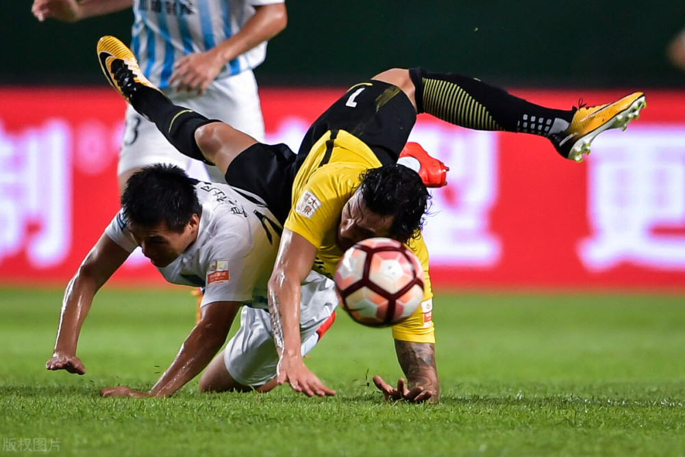 纽卡斯尔迎中超关键赛，赛前调整名单，引发热议，临场指挥获称赞(辛纳被禁赛的具体原因)-米乐娱乐